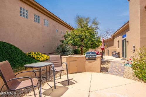 15641 Cactus Dr, Scottsdale AZ 85268-3166 exterior