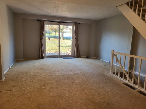 504 Hunters Path Rd, Bridgeville, PA 15017-1111