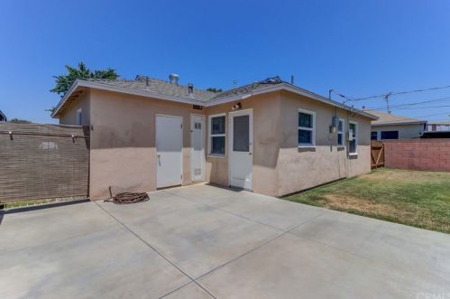 9122 Olive St, Bellflower CA  90706-4518 exterior