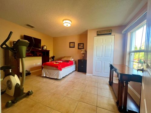 1142 Floresta Dr, Fort Pierce FL  34983-2758 exterior