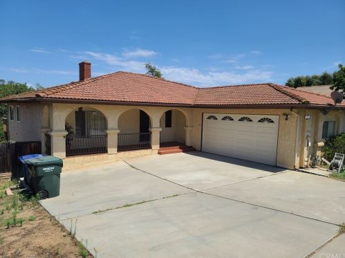1229 Sandra Cir, Vista, CA 92083-7102