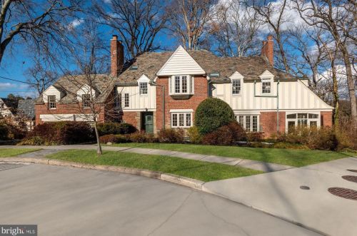 4301 Forest Ln, Washington, DC 20007-1137