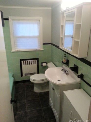 48 Wilson St, Bridgeport CT  06605-2950 exterior