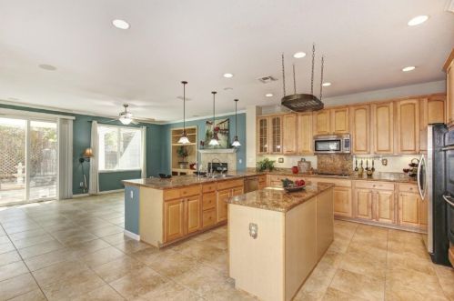 5616 Mingee Way, Elk Grove CA  95757-1647 exterior