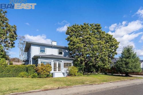 4010 Berdina Rd, Hayward, CA 94546-3535