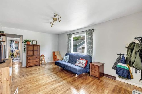 1040 Caroline St, Green Bay, WI 54303-1808