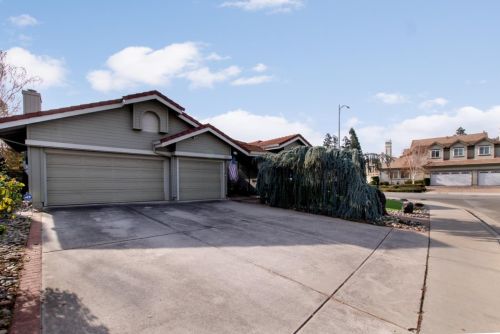 1130 Flaxwood St, San Jose, CA 95120-1741