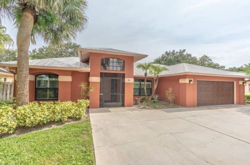 44 Wickliffe Dr, Naples, FL 34110-1332