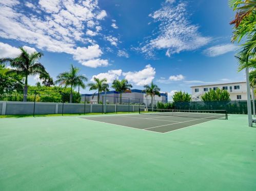 6611 104th Ave, Miami FL 33178-1329 exterior