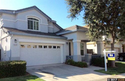 908 Thomasville Ct, West Pittsburg, CA 94565-4136