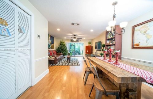 9850 10th St, Hollywood, FL 33024-4344