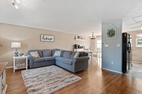 375 Partridge Run Rd, Gibsonia, PA 15044-7929