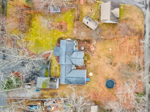 21 Moore Ave, Lyme CT  06371-1216 exterior