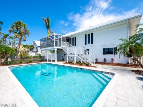 1015 Sand Castle Rd, Sanibel FL  33957-3614 exterior