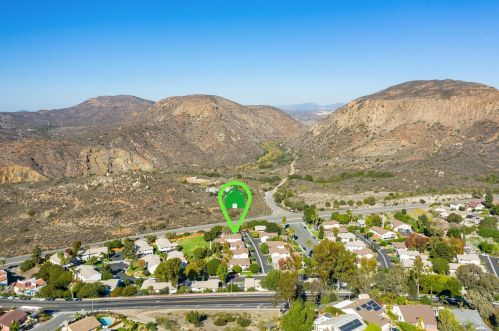 6470 Bell Bluff Ave, San Diego CA  92119-1021 exterior