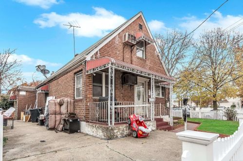 176-27 134th Ave, Jamaica, NY 11413-2528