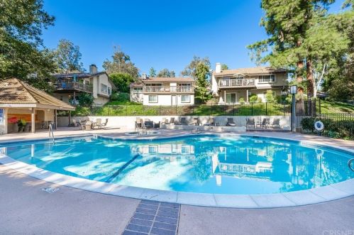 38 Meadowlark Ln, Calabasas CA  91377-1017 exterior