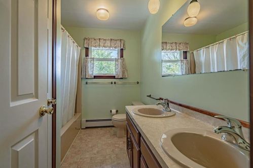 1943 Klines Mill Rd, Breinigsville PA  18031-2230 exterior