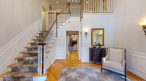 6 Townsend Rd, Farmington CT  06032-1569 exterior