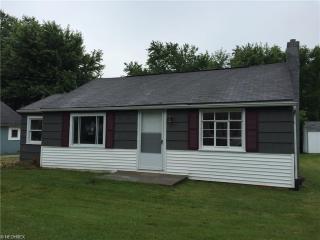3084 Elderberry Ave, Akron, OH 44319-3121