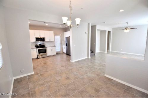 1718 Joseph Way, Gilbert, AZ 85295-6045