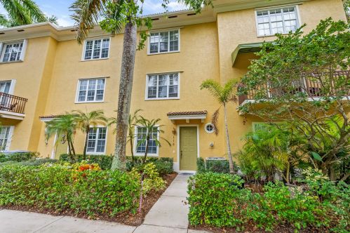 115 Apalachee Ln, Jupiter, FL 33458-5269