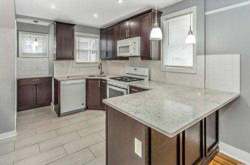 86-15 262nd St, Floral Park NY  11004-1344 exterior