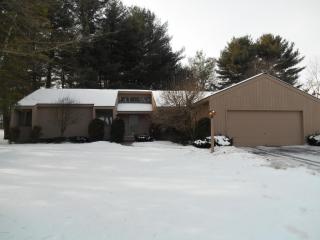 8 Sweetbriar Ln, Glens Falls NY  12804-1218 exterior
