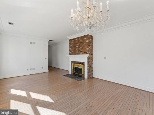 916 Capitol St, Washington DC 20003-1533 exterior