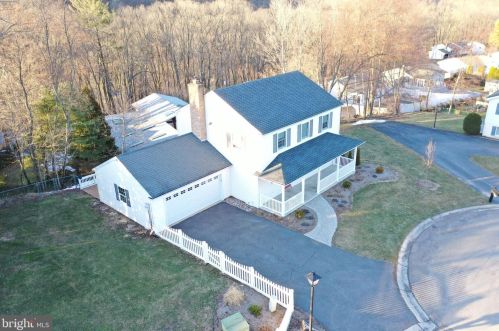 42 Overlook Dr, Primrose PA  17901-4028 exterior