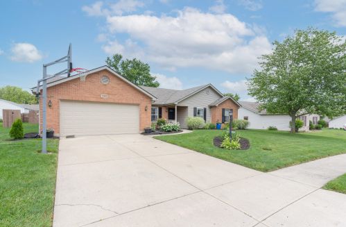 140 Union Ridge Dr, Englewood, OH 45322-8774