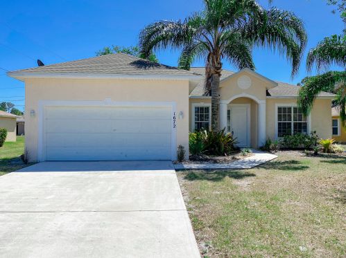 1672 Penrose Ave, Fort Pierce, FL 34953-5226