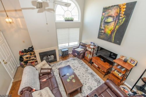 64 Bentley Ct, Bedminster, NJ 07921-1419