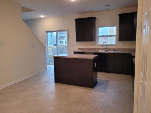 2912 Horsham Dr, Darbydale OH  43123-2116 exterior