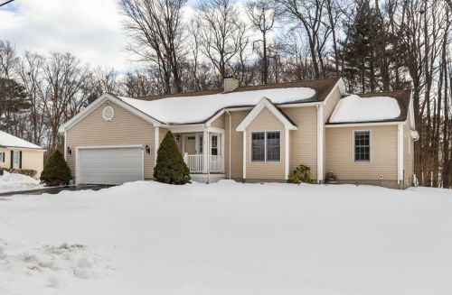 18 Marshview Cir, Seabrook, NH 03874-4685