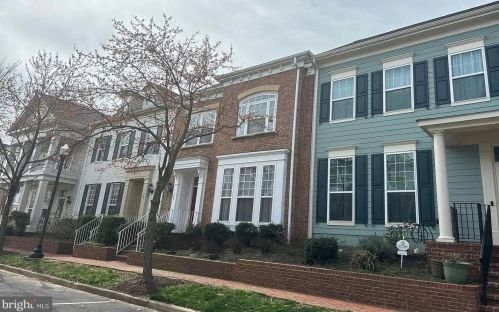 769 Monument Ave, Woodbridge, VA 22191-5423