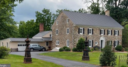 3125 Middle Creek Rd, Gilbertsville, PA 19525-8903