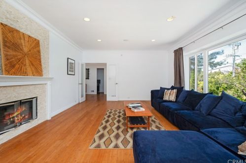 3315 Laurel Canyon Blvd, North Hollywood CA  91604-4133 exterior