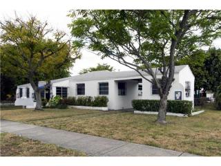 205 18th St, Hialeah, FL 33010-3144