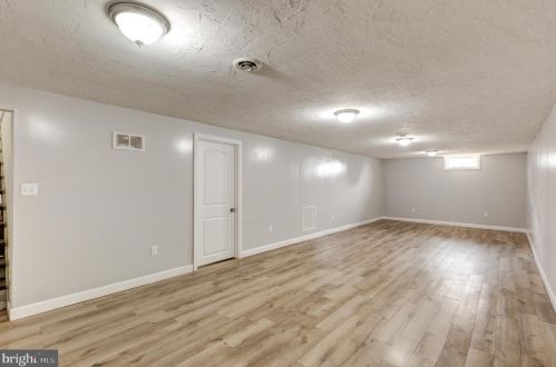 1030 Littlestown Rd, Littlestown PA 17340-9442 exterior