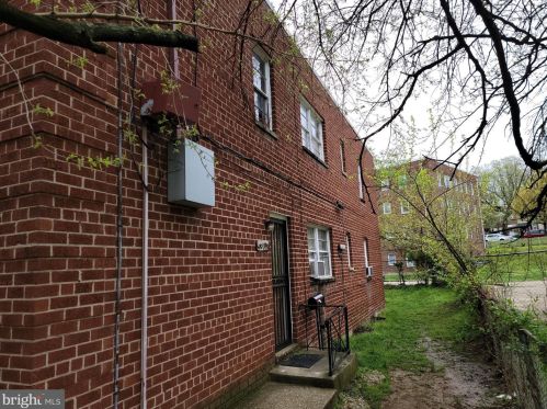 408 Chaplin St, Washington, DC 20019-4218