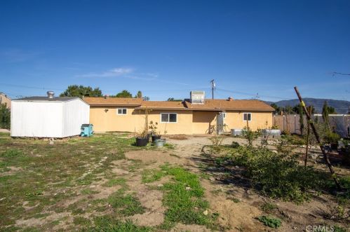 1591 Persimmon St, Rialto CA  92377-4190 exterior