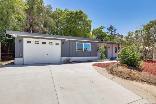 747 Garfield Ave, El Cajon CA  92020-2017 exterior