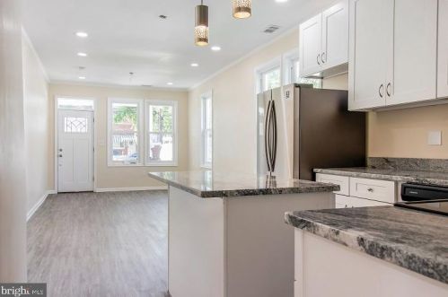 4326 Hayes St, Washington, DC 20019-8057