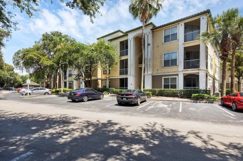 5707 Legacy Crescent Pl, Riverview FL  33578-3892 exterior