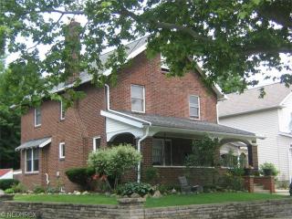 356 Montrose Ave, Akron, OH 44310-3862