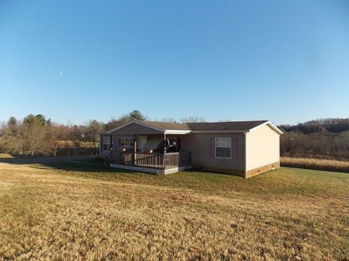 247 Island Rd, Hillsville, VA 24343-5424