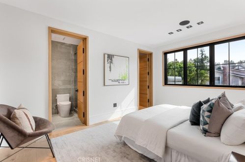 4508 Haskell Ave, Van Nuys CA  91436-3148 exterior