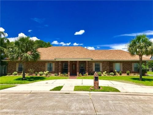 1033 Parc Helene Dr, Marrero, LA 70072-2452