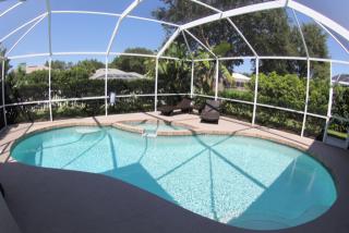 1071 Eisenhower Dr, Nokomis FL  34275-4427 exterior